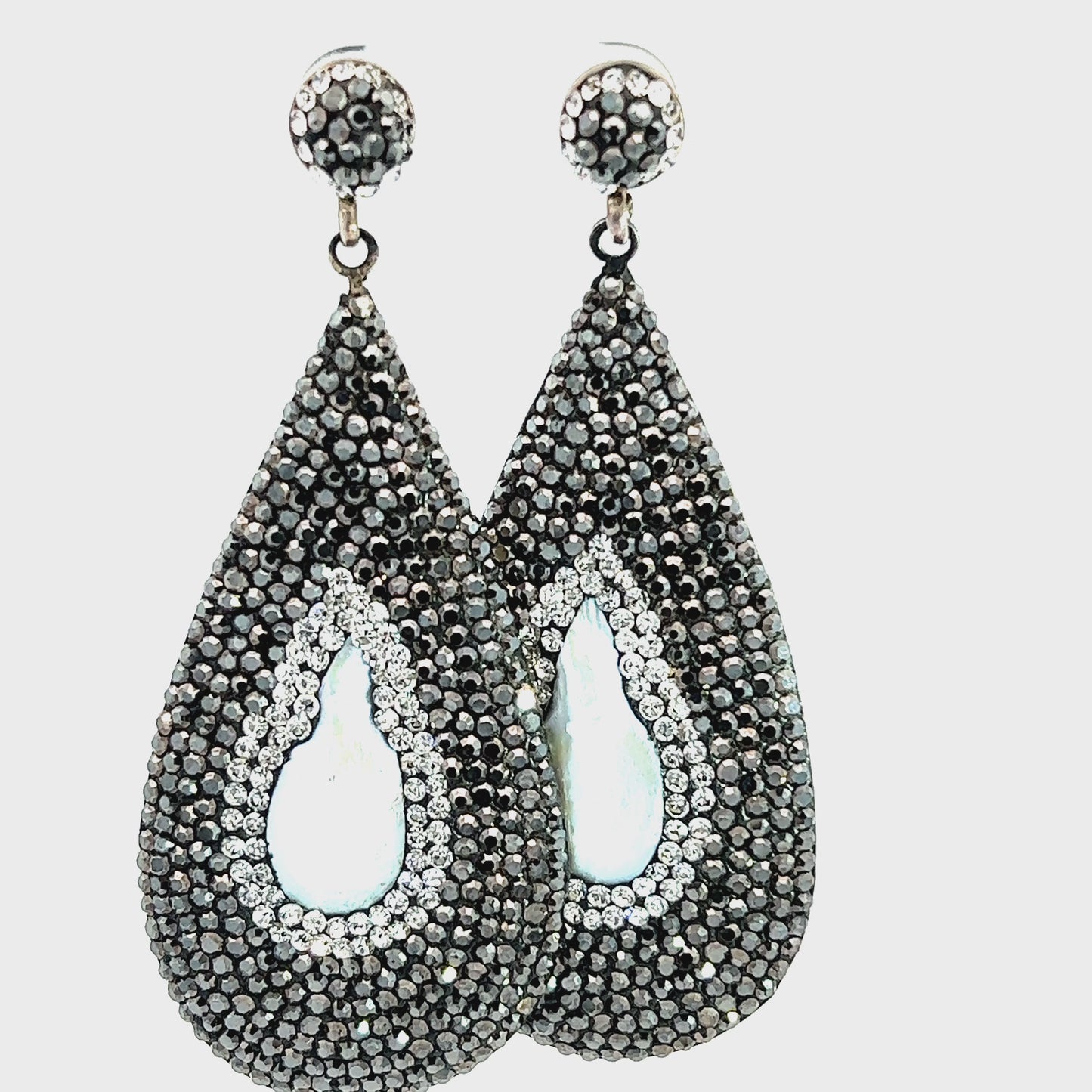 Load and play video in Gallery viewer, Black and Pearl Crystal Teardrop Earring
