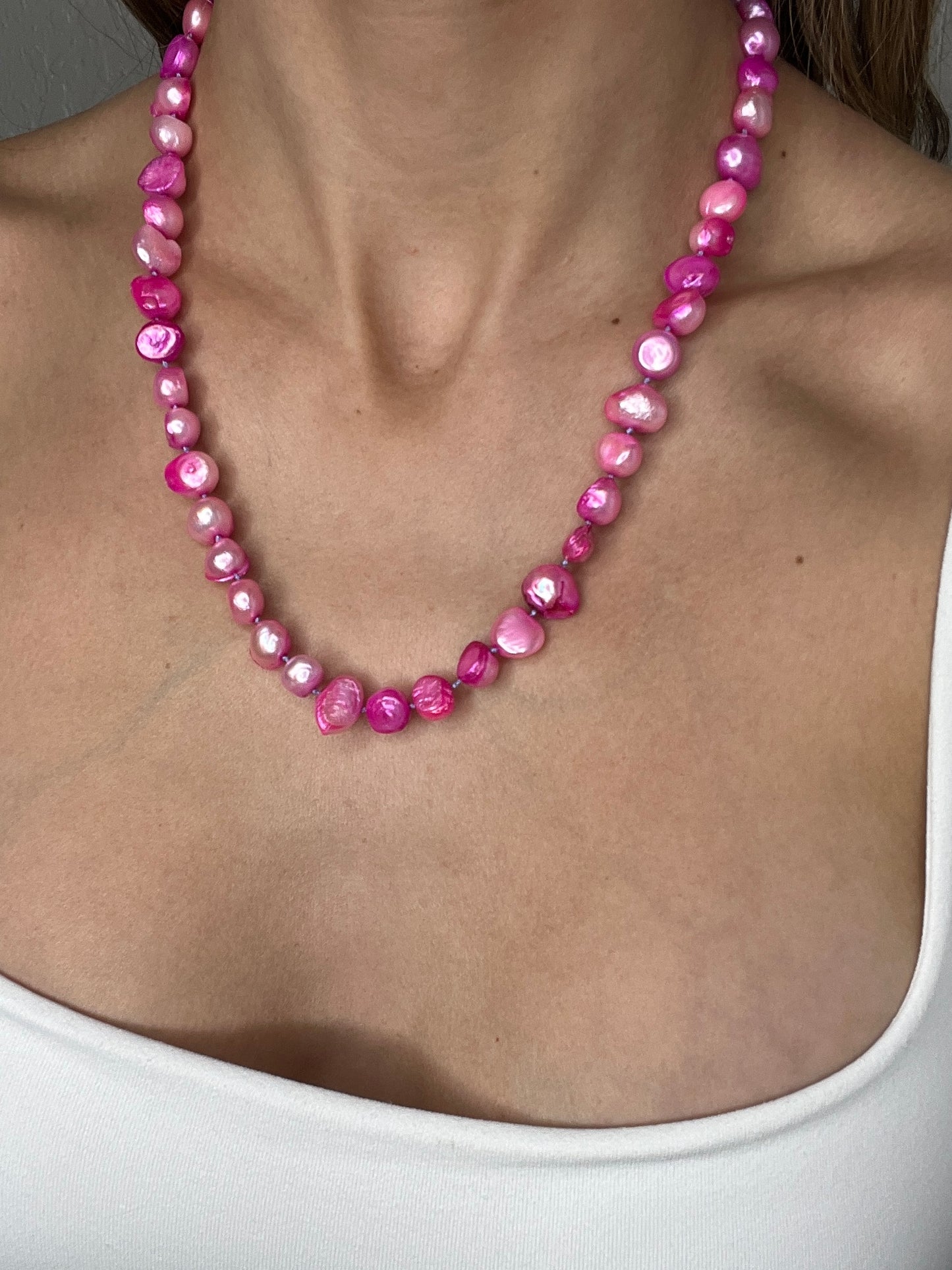 Load image into Gallery viewer, Pink Short Pearl Necklace - Born To Glam
