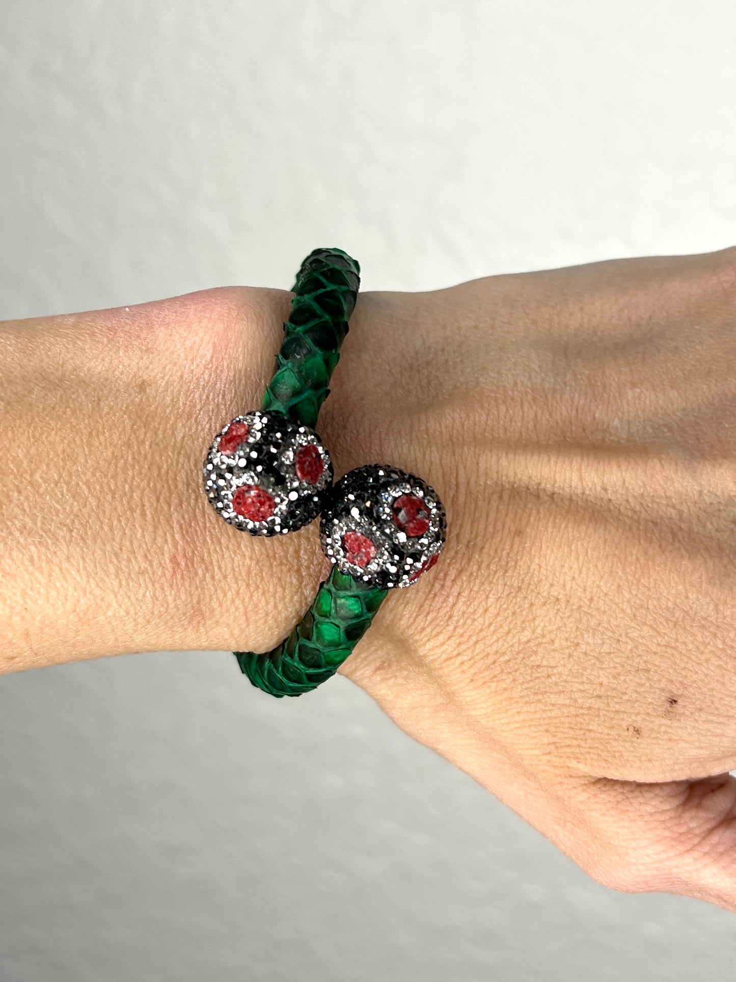 Load image into Gallery viewer, Green Sultry Serpent Leather Bracelet
