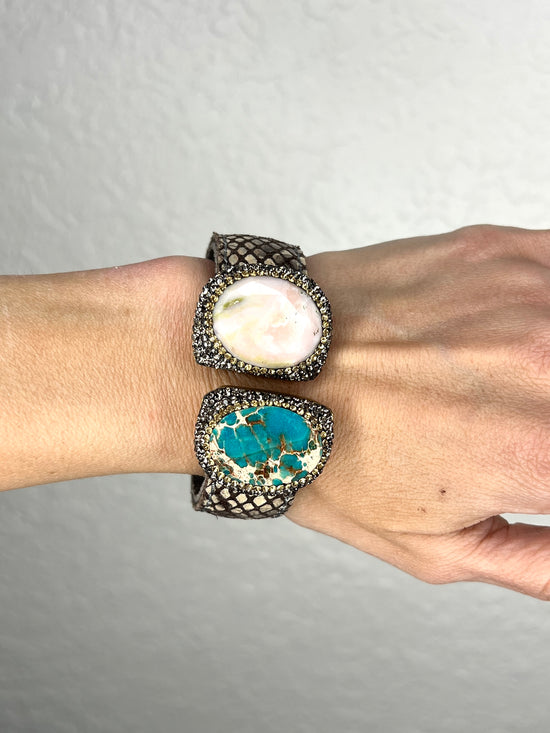 Pearl Turquoise Medium Gemstone Splendor Leather Bracelet
