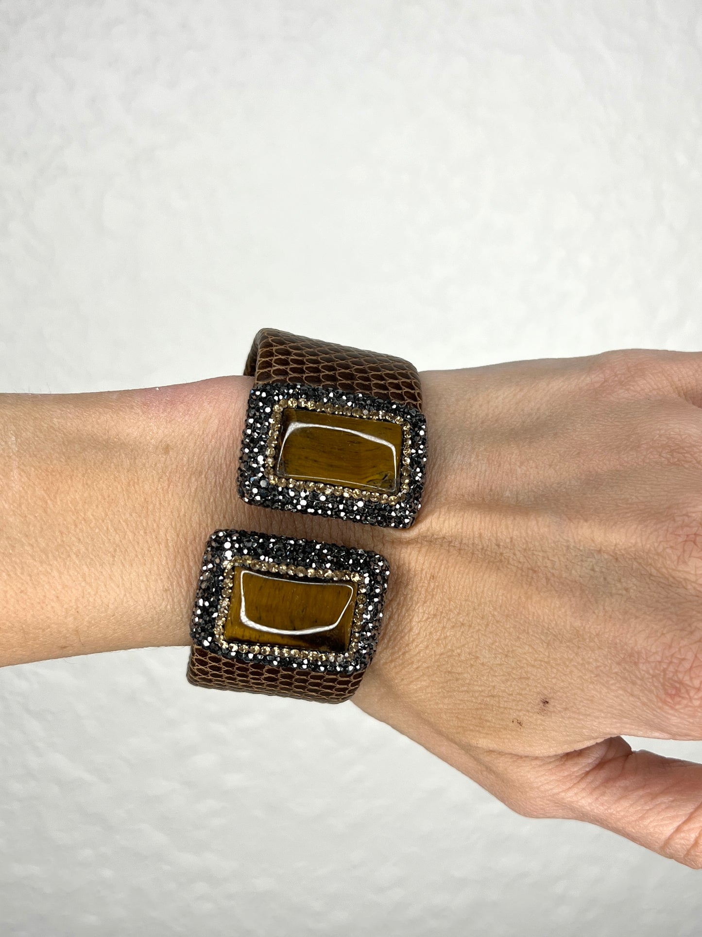 Load image into Gallery viewer, Brown Leather Gemstone Centerpiece Cuff
