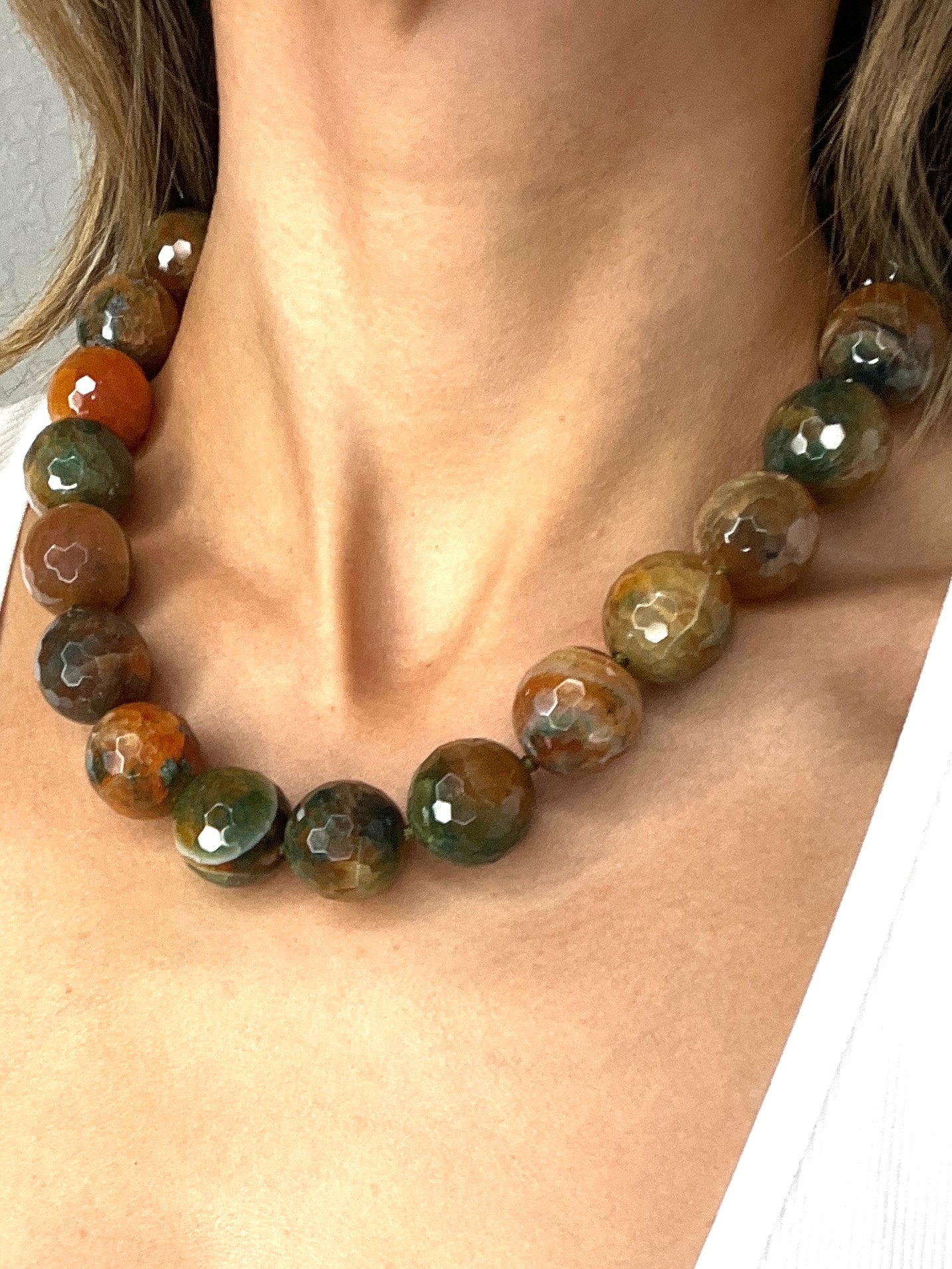Load image into Gallery viewer, Green Quartz Gemstone Sphere Necklace - Born To Glam
