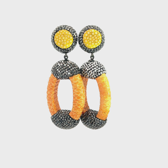 Load and play video in Gallery viewer, Yellow Shagreen Crystal Oval Earring
