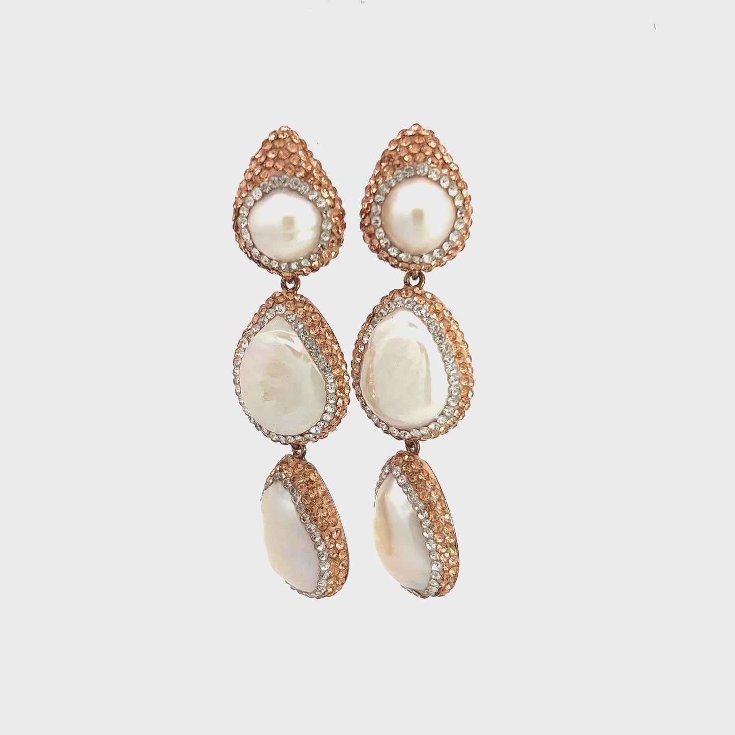 Load and play video in Gallery viewer, Rose Gold Triple Pearl Drop Earring
