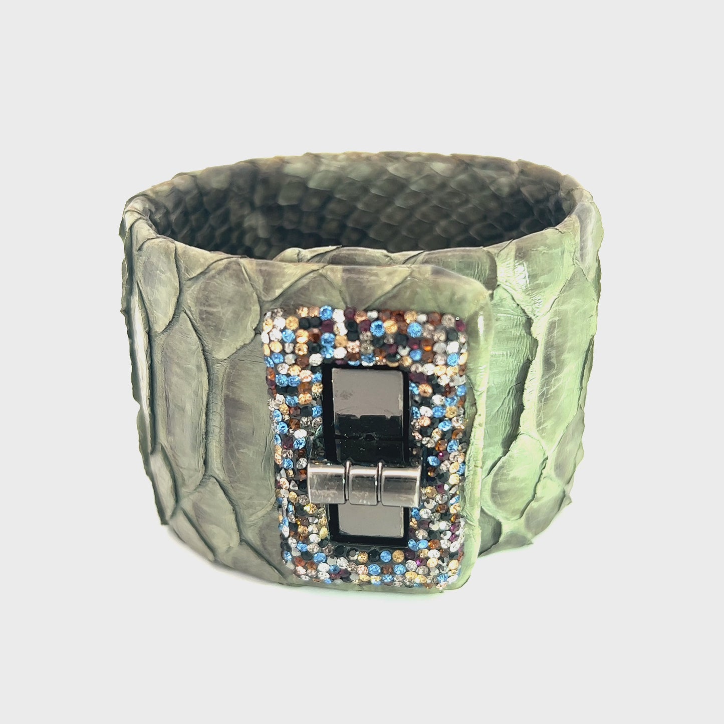 Load and play video in Gallery viewer, Olive Green Leather Statement Bracelet
